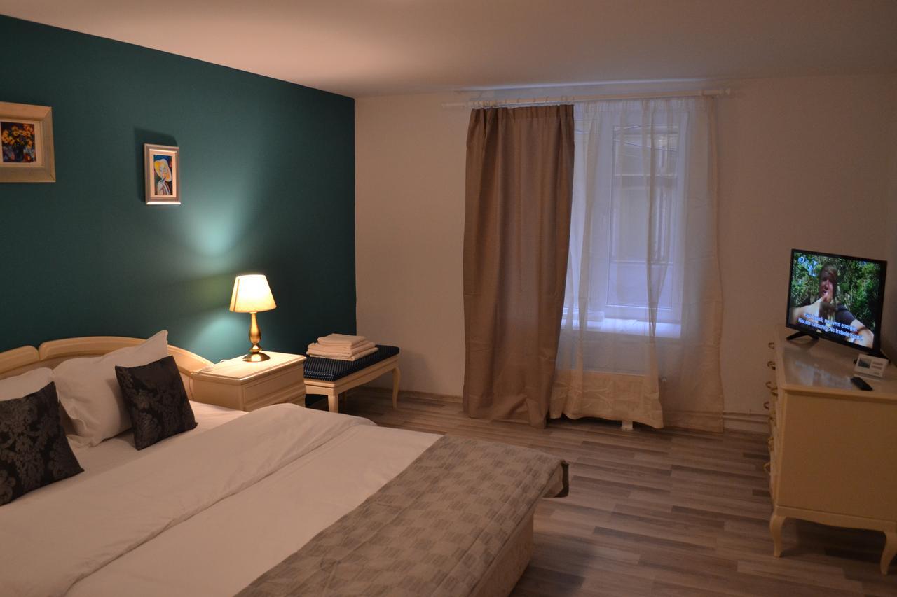 Casa Krone - Piata Sfatului Braşov Esterno foto