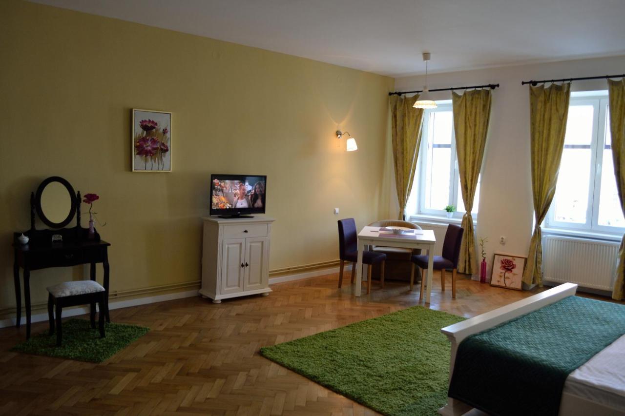 Casa Krone - Piata Sfatului Braşov Esterno foto